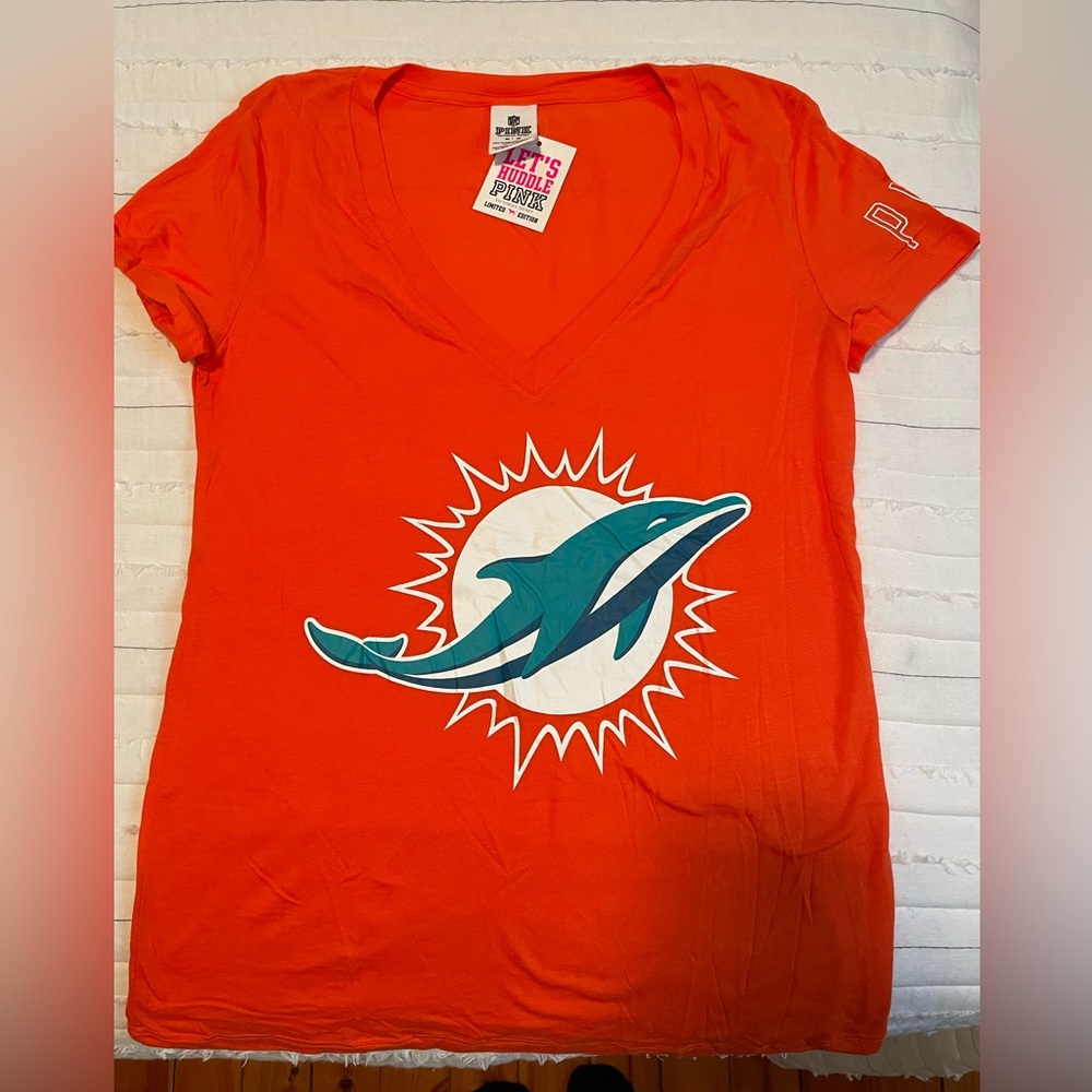 Women’s Miami dolphins shirt